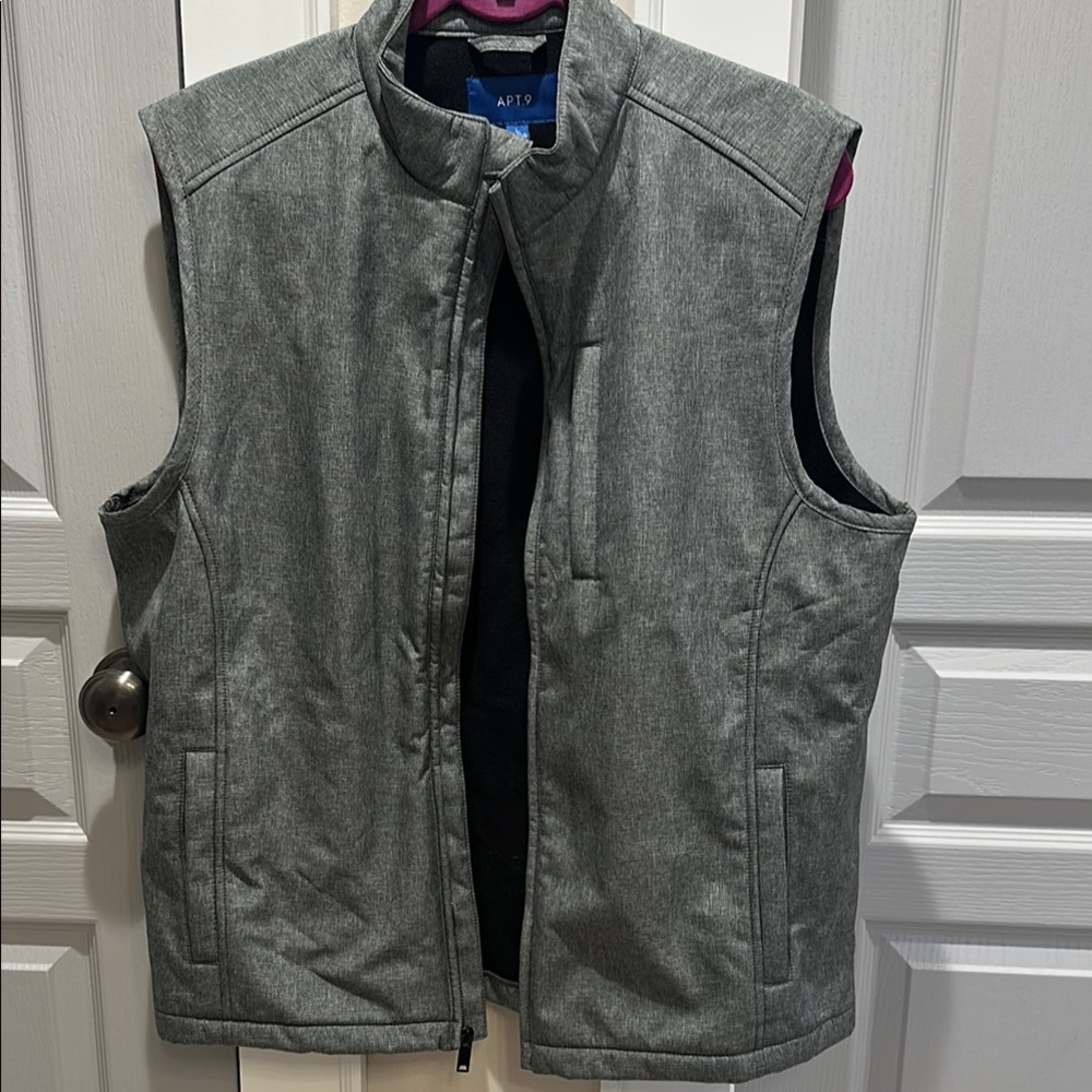 Apt 9 Men’s Gray Sleek Vest with Black Inside